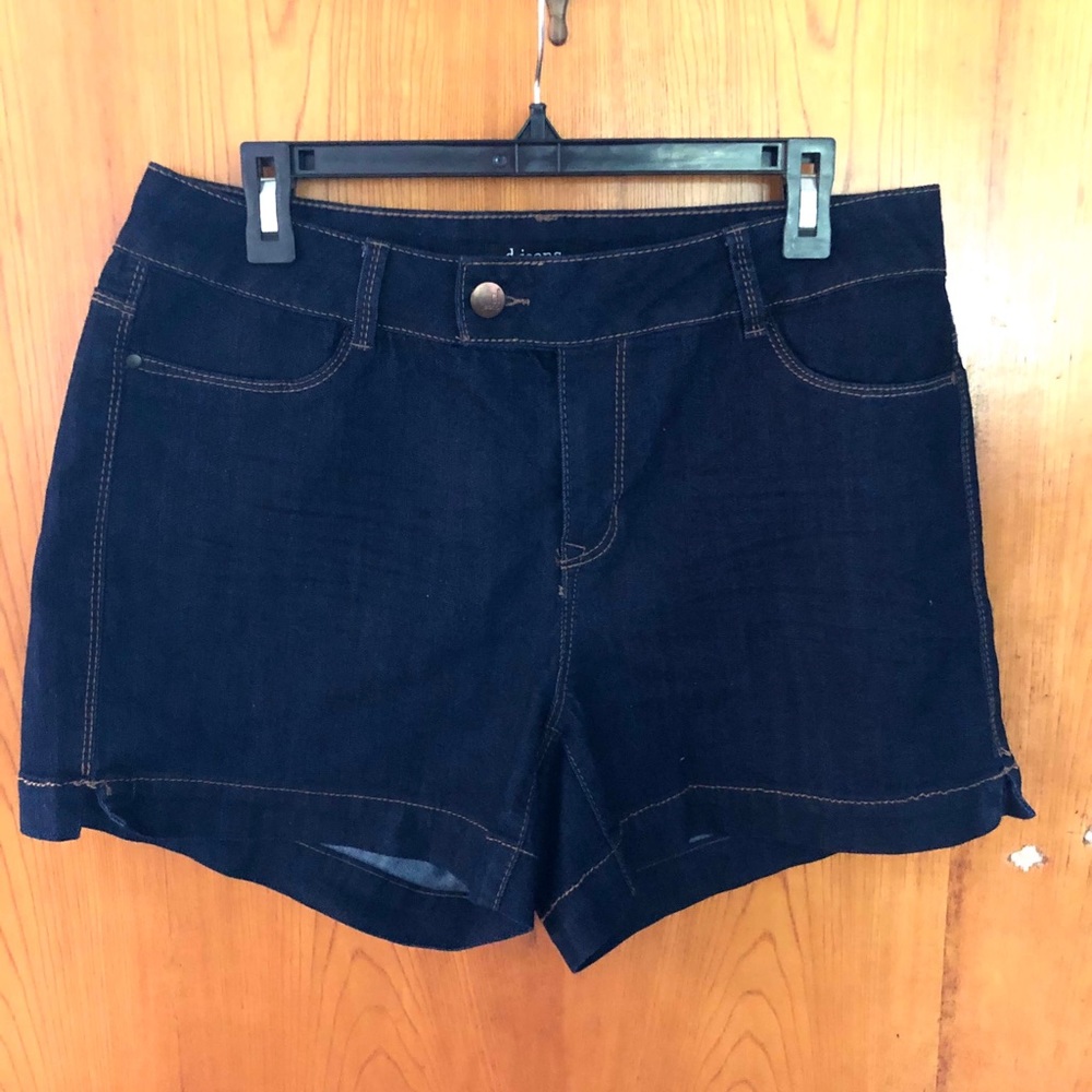 BNWOT DARK DENIM SHORTS